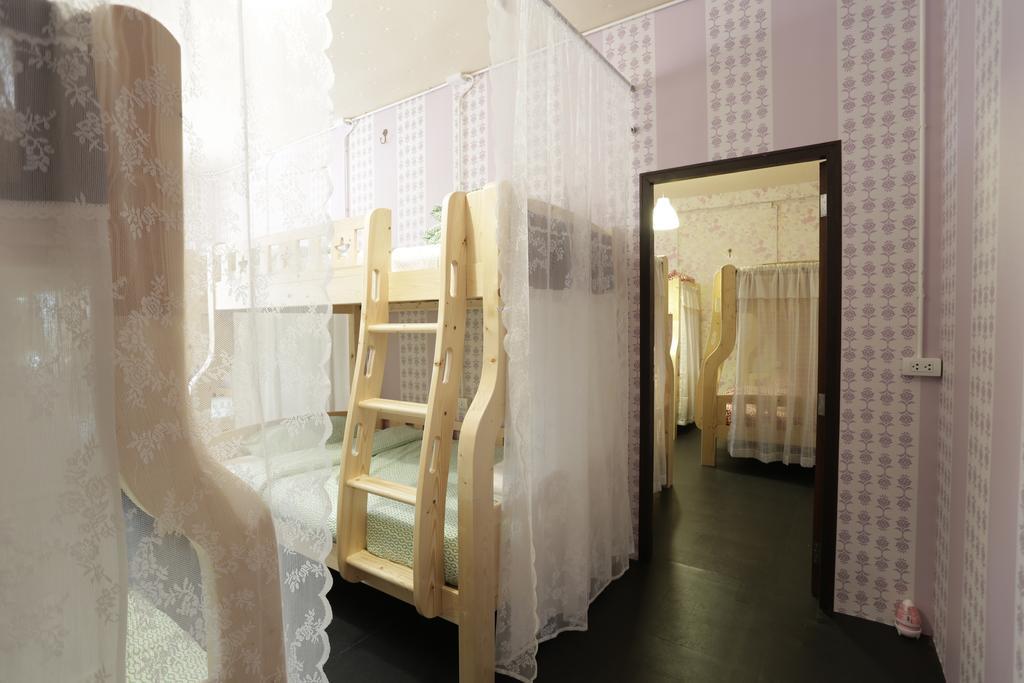 Tiger Lily Hostel بانكوك الغرفة الصورة