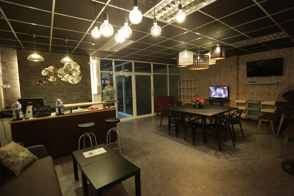 Tiger Lily Hostel بانكوك المظهر الخارجي الصورة