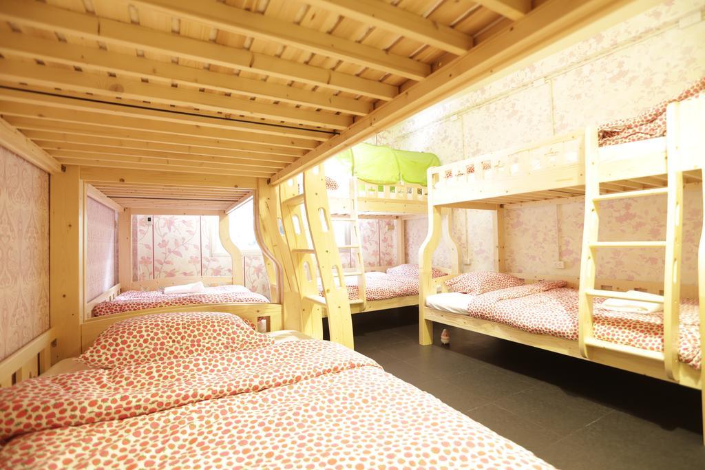 Tiger Lily Hostel بانكوك المظهر الخارجي الصورة