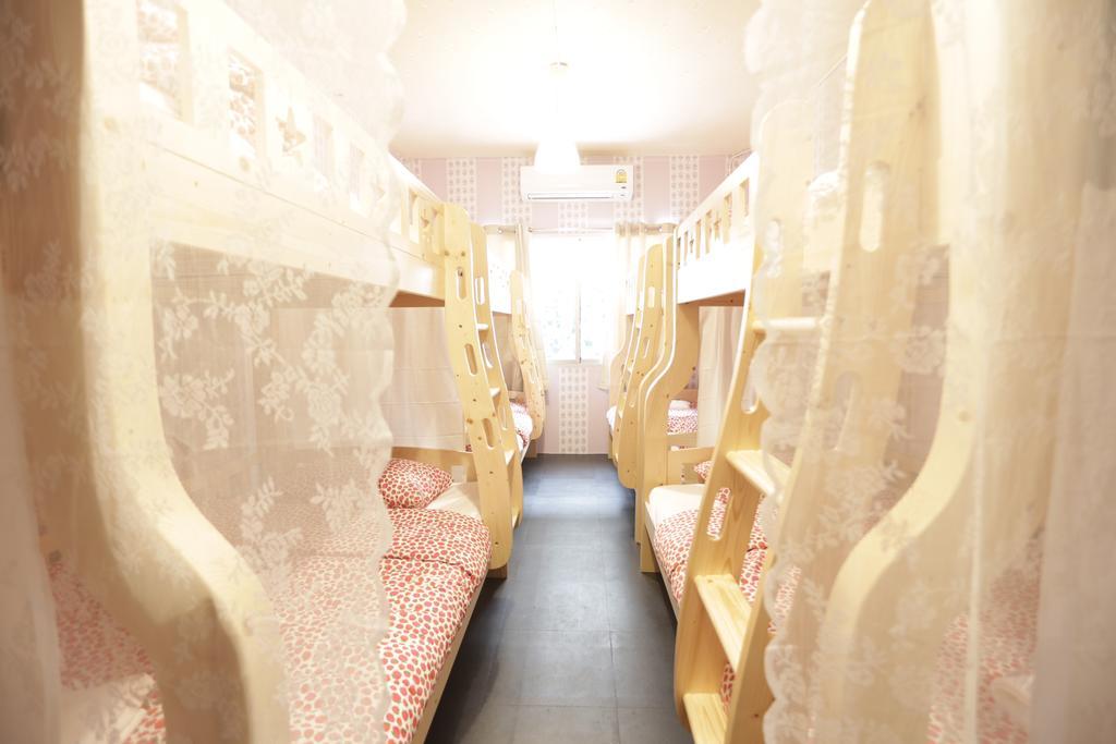 Tiger Lily Hostel بانكوك الغرفة الصورة