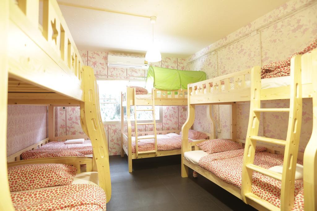 Tiger Lily Hostel بانكوك الغرفة الصورة