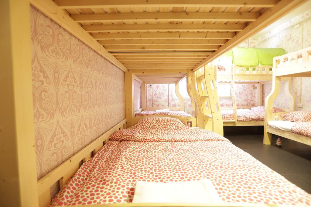 Tiger Lily Hostel بانكوك الغرفة الصورة